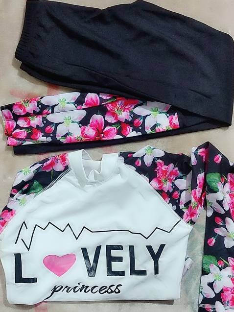 Đồ Bơi Hai Mảnh Nữ Tay Dài Quần Dài Họa Tiết Lovely như hình và mô tả, rất xinh ạ. Sẽ ủng hộ TIKI nhìu nhìu.