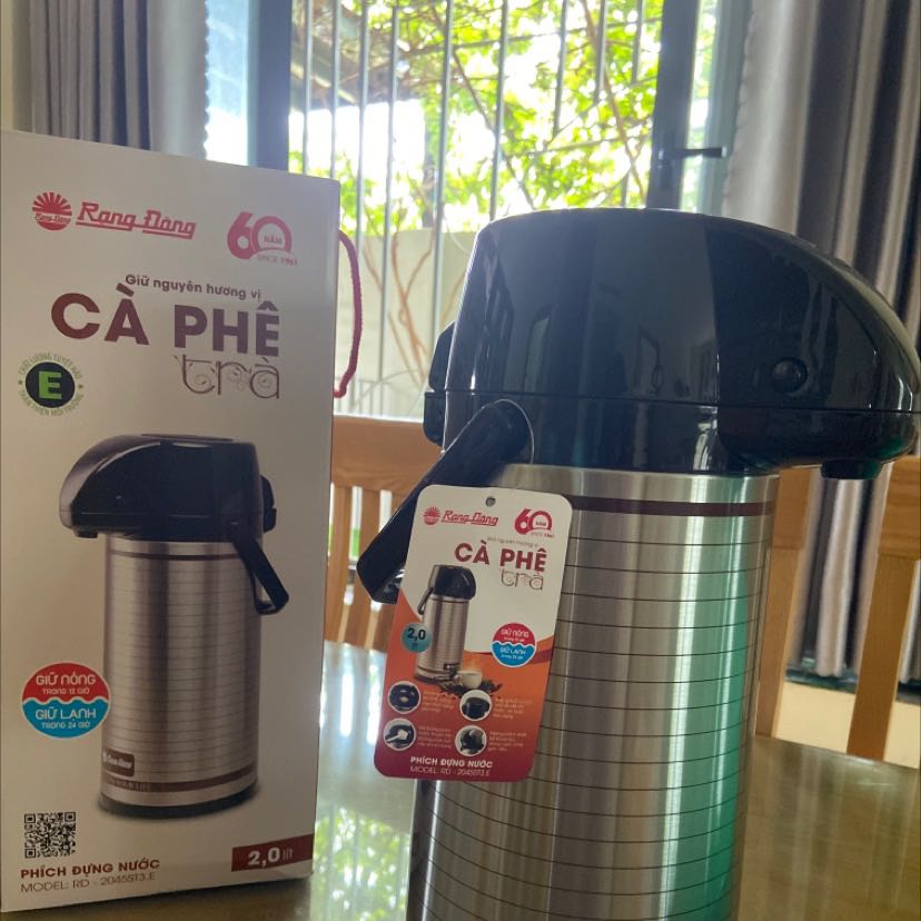 Chuẩn ko cần chỉnh. Nút bấm tiện hơn, tốt hơn cần bấm. Phích đẹp, đáng tiền, nên mua anh chị em ơi