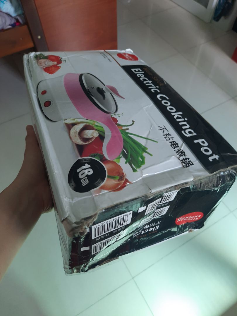 Hộp cũ kỹ móp méo. Chống đính dở sợ không đảm bảo chất lượng