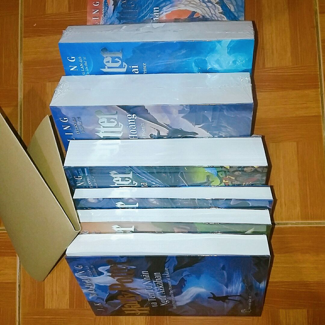 Nội dung sách rất hay. Sách gửi về còn mới, đóng gói cẩn thận, không trầy xước.