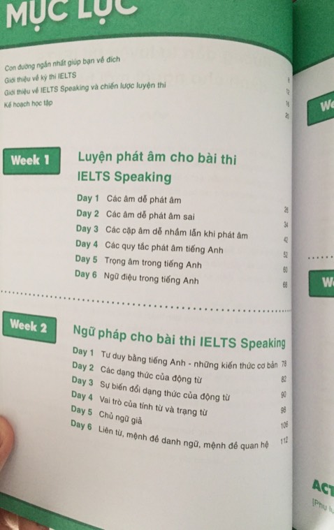 Chất lượng bìa và giấy tốt, phù hợp với bạn nào mới bắt đầu học IELTS.