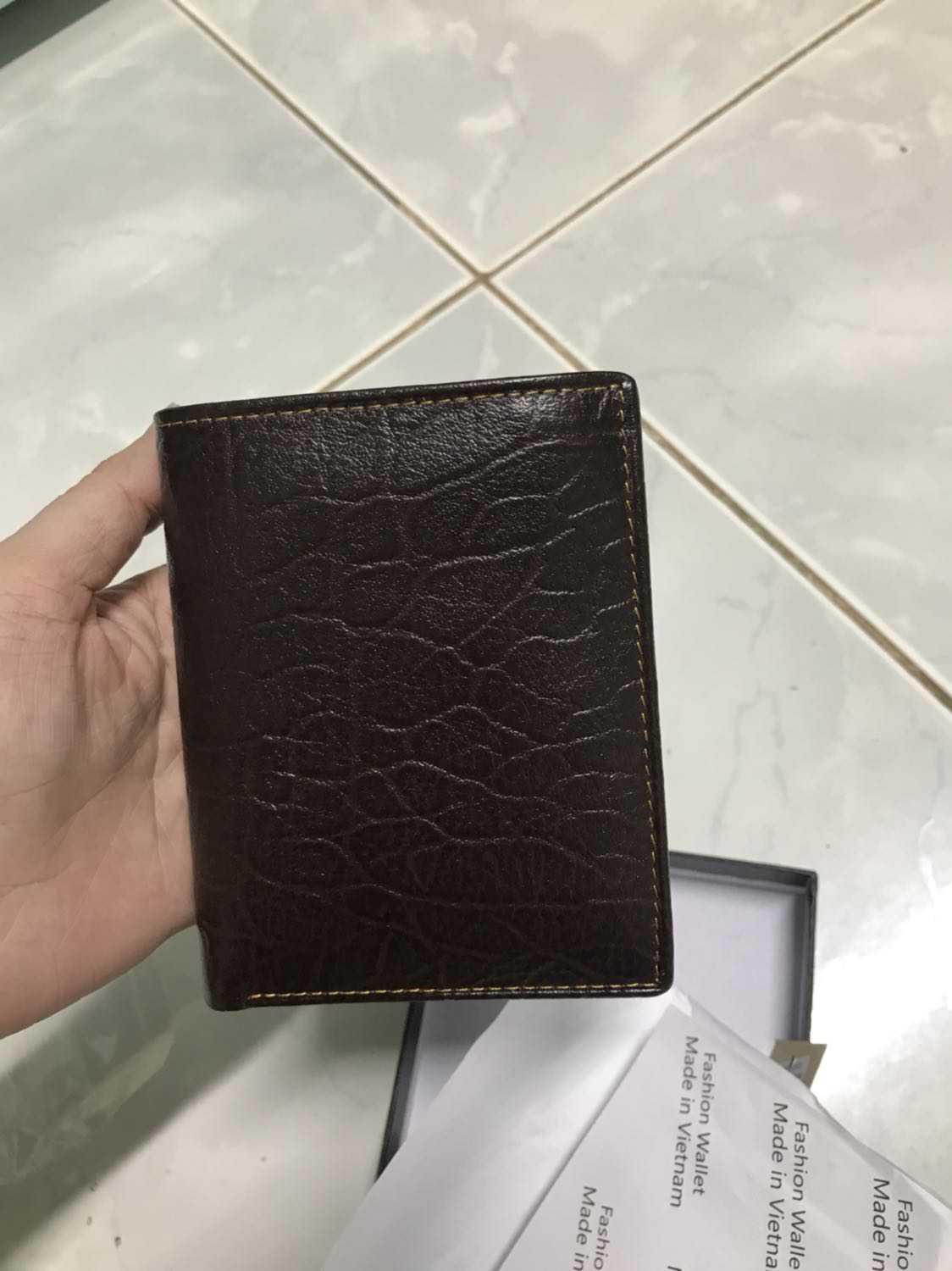 Đẹp. Da mềm. Bóng. Giao hàng hơi chậm nhưng bù lại hàng quá ok