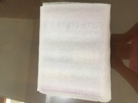 Sách mới bọc lớp xốp trắng, bên trong thêm ni lông mỏng dẻo bọc sách, sách giầy hơn mình tưởng. Thầy Dan Kennedy thì thực tế, trực tiếp, ngôn từ thôi miên. Mình đi công tác  ĐN nên hẹn shipper lấy muộn 7 ngày, thân thiện và hỗ trợ. Xin cảm ơn.