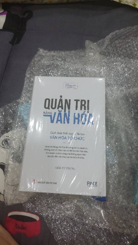 - Biết đến thầy Giản Tư Trung gần đây qua lời giới thiệu của ông anh và tình cờ xem các video ngắn về thầy thấy rất tâm đắc nên mua sách đọc thử.
- Sách bìa cứng cáp, bao bì rất sang, bọc kiếng rất chỉn chu và xuất bản năm 2023 phiên bản mới nhất.
- Giao hàng Tiki rất nhanh, và thân thiện. Mới đặt khuya chiều hôm sau đã nhận được ngay.
-Mình mua được với giá giảm 40% nên thấy cực kì hời luôn 🥹🫰
