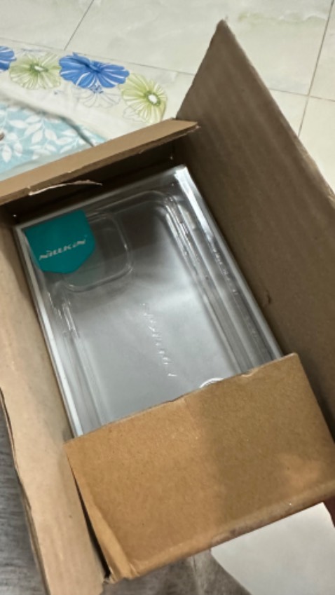 Giao hàng không đúng. Vỏ thì Nillkin mà ruột hàng rẻ tiền. Không phải của Nillkin.