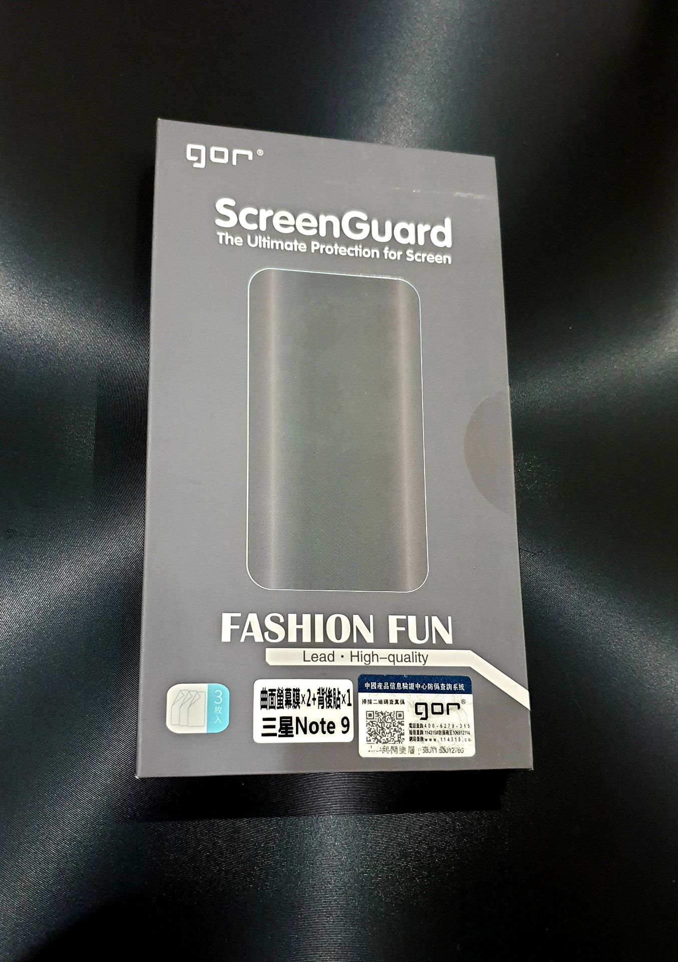 Giao hàng đúng, đủ, đẹp, các lỗ khoét chuẩn. Miếng dán không full hết màn, xung quanh vẫn còn khoảng 1.5mm. Khi viết bằng bút thì có để lại vết!
Miếng dán carbon mặt lưng hay bị bong phần mép cong nên mình thay bằng miếng trong.
Có thể gắn ốp sau khi dán vì miếng dán mỏng, chống xước dăm tốt! Dán lưng nếu có bóng khí thì gắn ốp vào khoảng 2-3 ngày sẽ hết!
Chất lượng tốt so với mức giá!
Cảm ơn Tiki đã đóng gói cẩn thận!