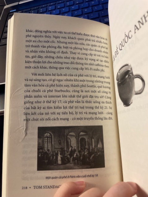 Sách giao nhanh, mình nhận cũng được nhiều ngày rồi, hôm nay đọc đến trang này mới thấy sách bị rách 😭😭😭