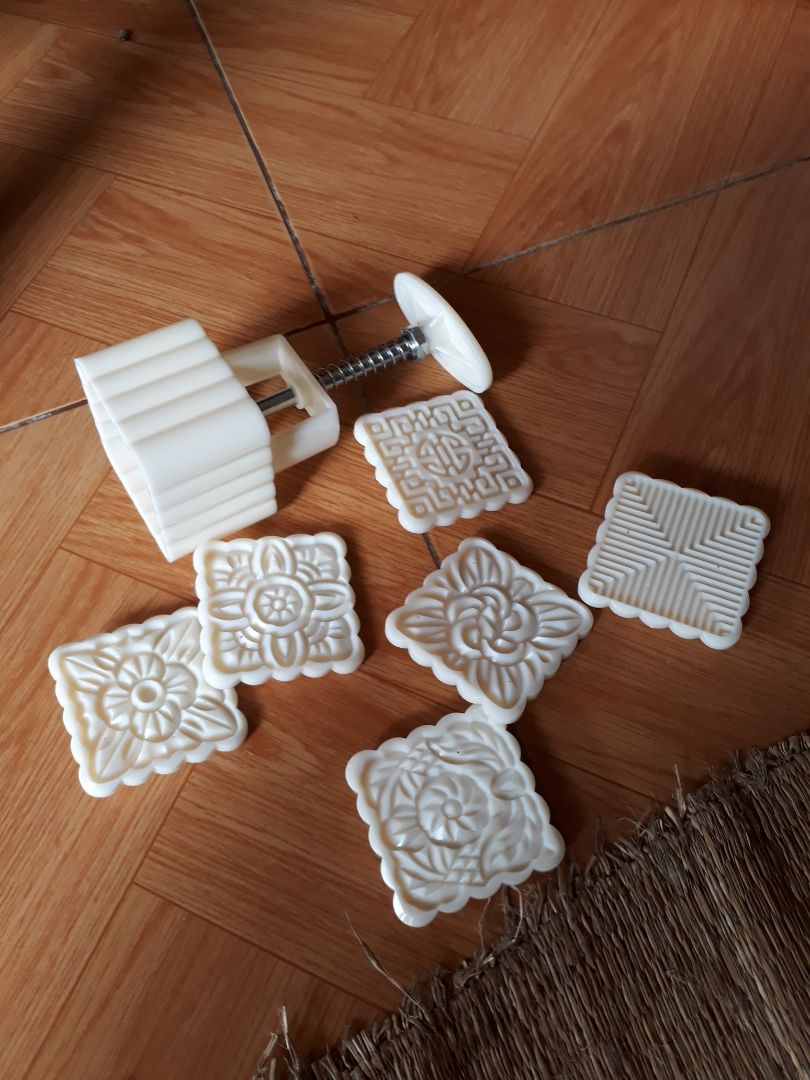 Sai mẫu, *** đảo