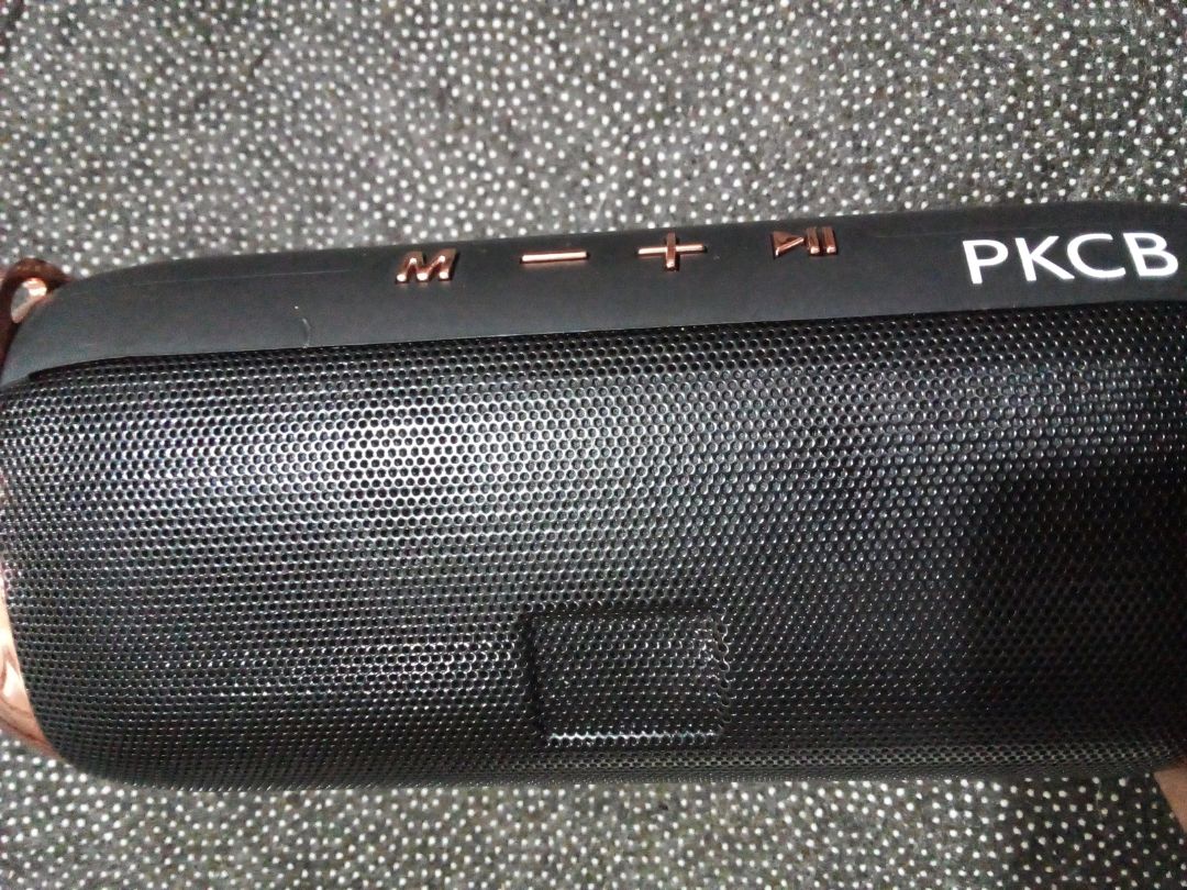 . nhận hàng đầy đủ phụ kiện nha giống hình mẫu giống mô tả . chất lượng âm thanh thì tuyệt vời không có gì để bàn luôn .