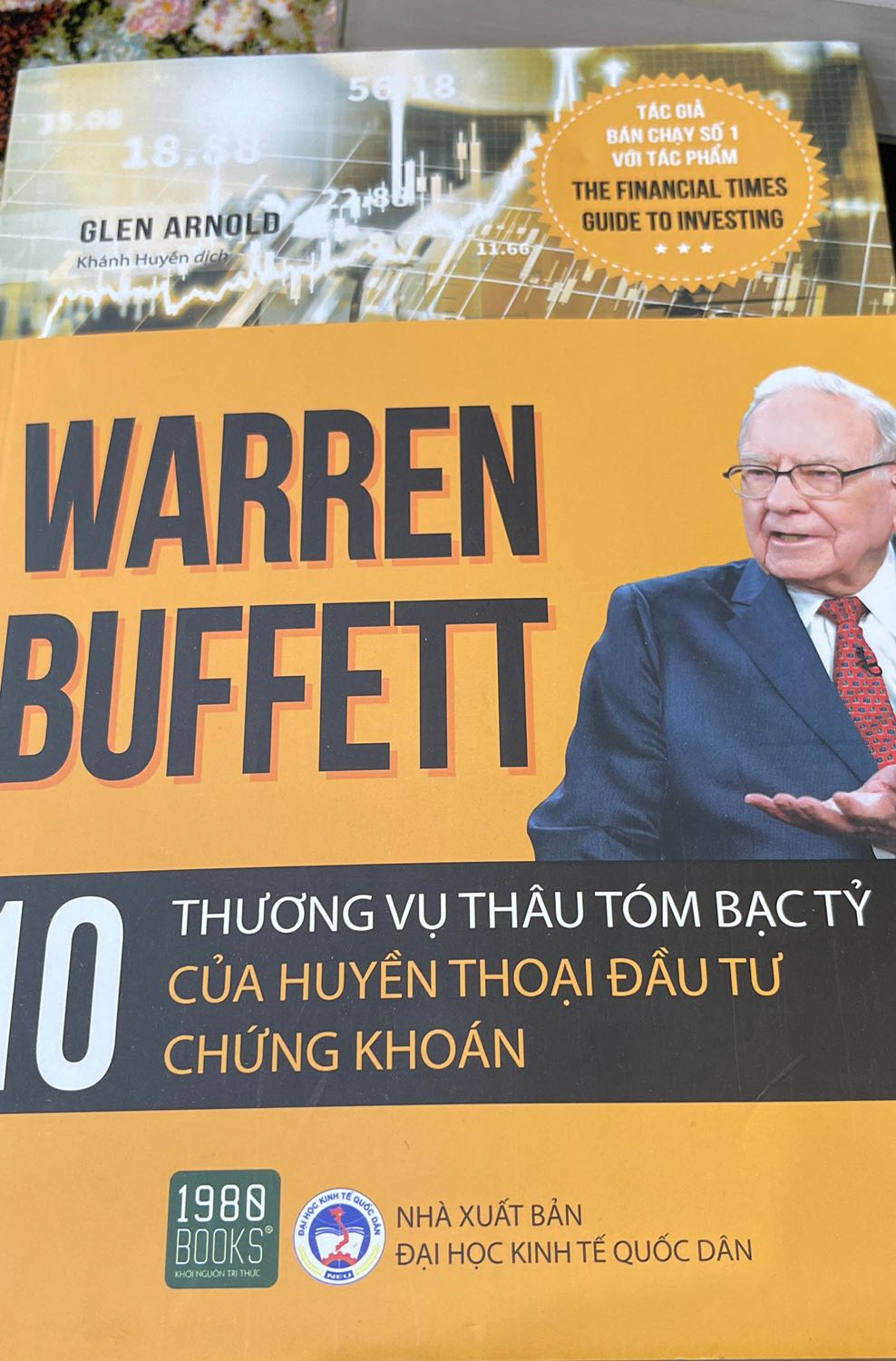 Sách đẹp! Giao hàng nhanh. Ai muốn thực sự hiểu về đầu tư & chứng khoán hãy đọc sách về WB thay vì mấy cuốn dạy làm giàu (chủ yếu làm giàu cho ông tác giả thì đúng hơn)!