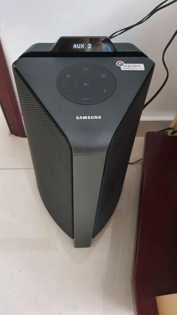 Loa giá giảm ok, chất lượng để xem TV, xem phim thì ổn trong tầm giá, nghe nhạc tai trâu như mình vẫn thấy chưa đã nghen 😋