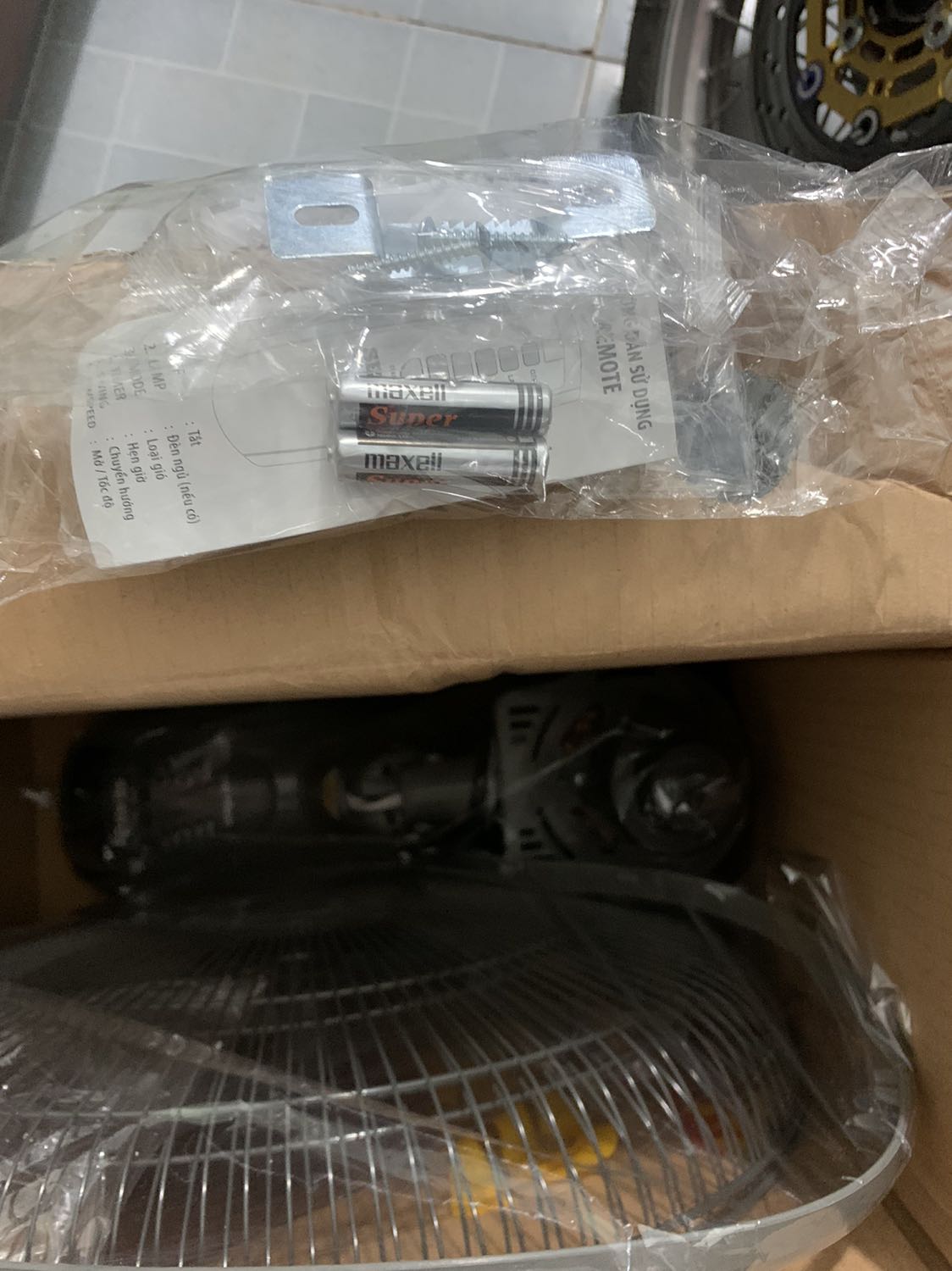 Quạt đúng chất lượng, chỉ là mỗi tội giao hàng có trễ hơn dự kiến đến 5 ngày, quạt chạy êm không ồn mấy. Mới đầu thì ok để dùng thêm thời gian nữa xem sao Quạt đúng chất lượng, chỉ là mỗi tội giao hàng có trễ hơn dự kiến đến 5 ngày, quạt chạy êm không ồn mấy. Mới đầu thì ok để dùng thêm thời gian nữa xem sao