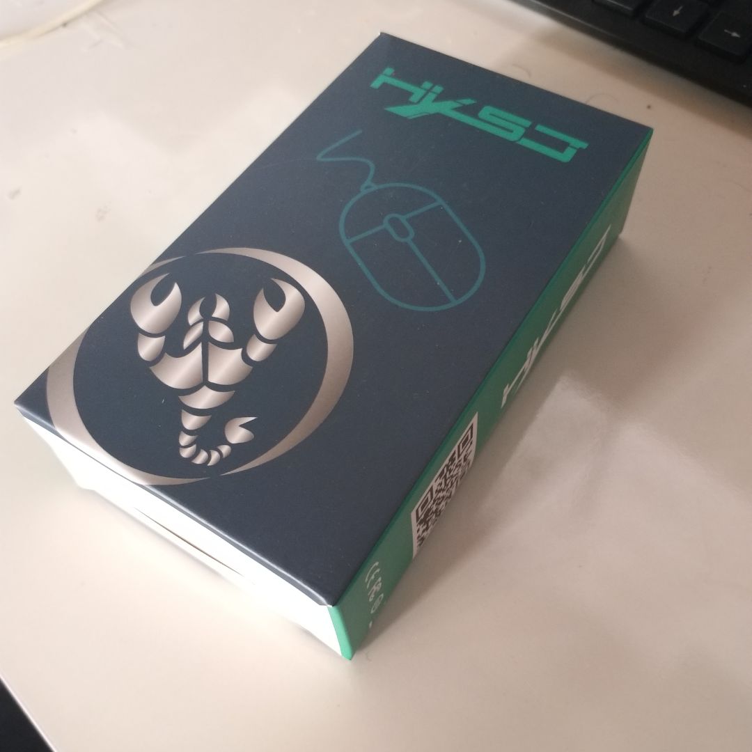 Giao hàng hơi chậm so với dự kiến nhưng không sao, do mùa dịch. Chuột dùng rất êm và nhẹ, đèn led có nhiều màu có thể thay đổi màu ánh sáng. Rất thích hợp cho dùng văn phòng. Mình định cho 4* thôi vì hôm nay thái độ nói chuyện của tài xế giao hàng rất thiếu tôn trọng khách hàng, đề nghị tiki now xem xét vấn đề này.