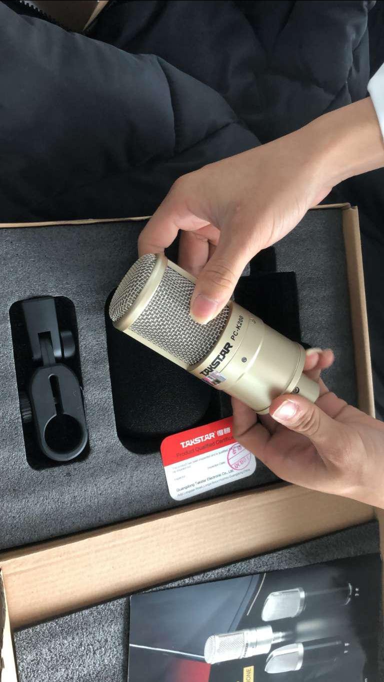 mua combo cả mic pc k200 và souncard icon pro của shop, về *** thử hát trên phần mềm cusbase rất ok, giọng trong, souncard chỉnh âm lượng, tông giọng cũng rất chuyên nghiệp, đúng là đồ sịn