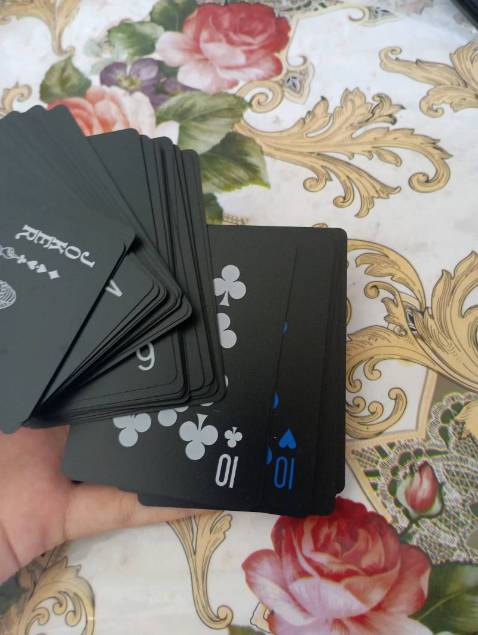 Sản phẩm tốt, đẹp. Số lượng đã đúng chưa biết chất lượng ra sao, shop phục vụ tốt, 5 sao nha😀 săn phẩm rất xịn xò - cầm thấy cứng cáp nhưng vẫn có độ dẻo nhất định, chơi bài giấy nhiều nó nhanh cũ lắm chơi bài này thoải mái không bị thấm nước nên dùng cũng rất ổn!! có thể để dưới nước ko bị làm sao!! 

cho 5 sao nhá