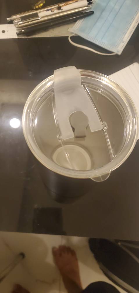 Không có ống hút phải đi mua lẽ giá ko hợp lý mà còn không có ống hút