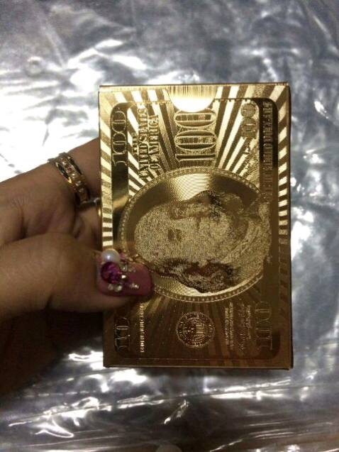 Chất lượng sản phẩm tuyệt vời đóng gói sản phẩm rất đẹp và chắc chắn - chơi hơi hoa mắt tí - lóng lánh dát vàng hahaahaa! hơi ảo diệu - PVC cứng cáp, quân bài có độ dẻo cao nên ko lo bị gẫy! nên mua nha