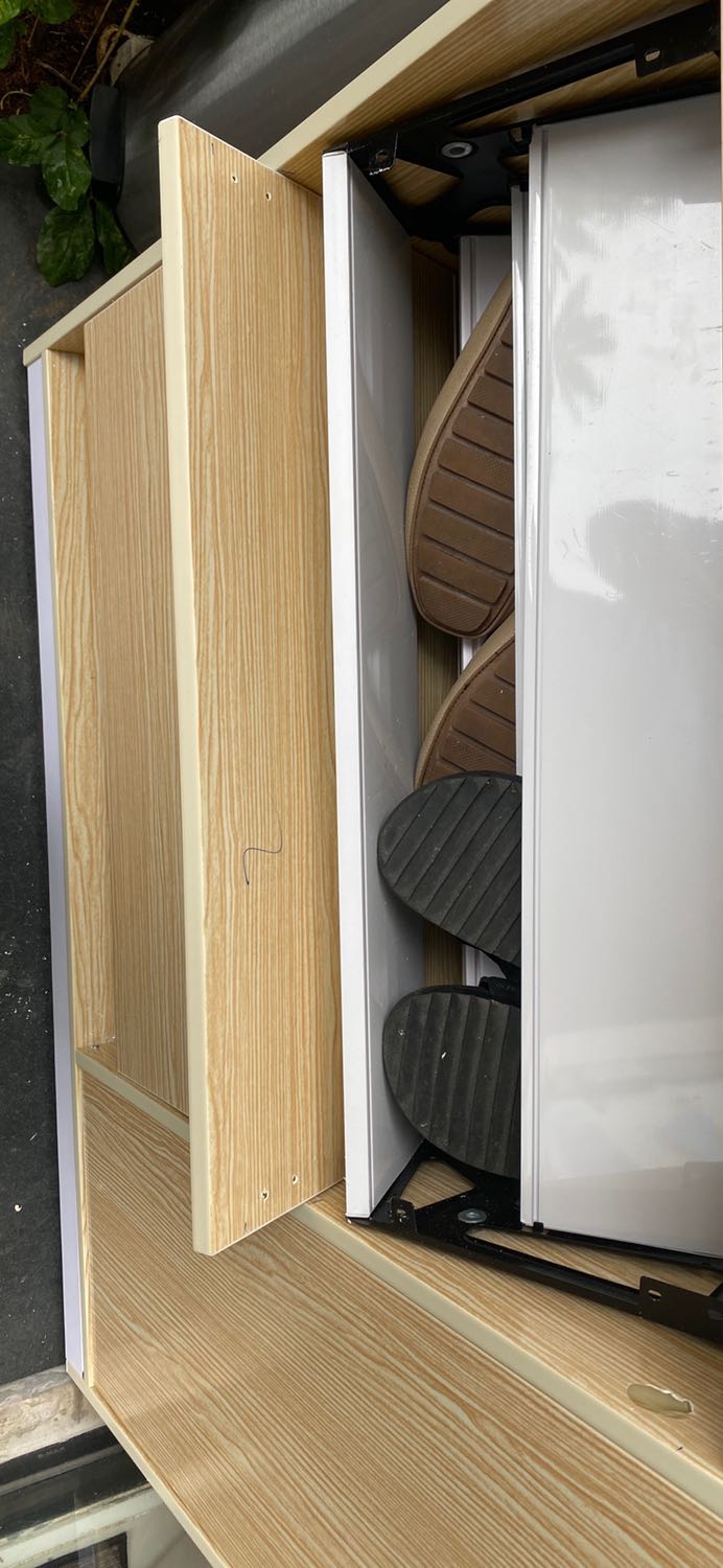 Hi Tiki,
Tôi mới dùng có 1 ngày thì tủ nhựa này đã bị bụng ốc viít như hình. Vui lòng đổi sản phẩm khác gấp giúp tôi nhé. 
Cảm ơn Tiki. Hi Tiki,
Tôi mới dùng có 1 ngày thì tủ nhựa này đã bị bụng ốc viít như hình. Vui lòng đổi sản phẩm khác gấp giúp tôi nhé. 
Cảm ơn Tiki.