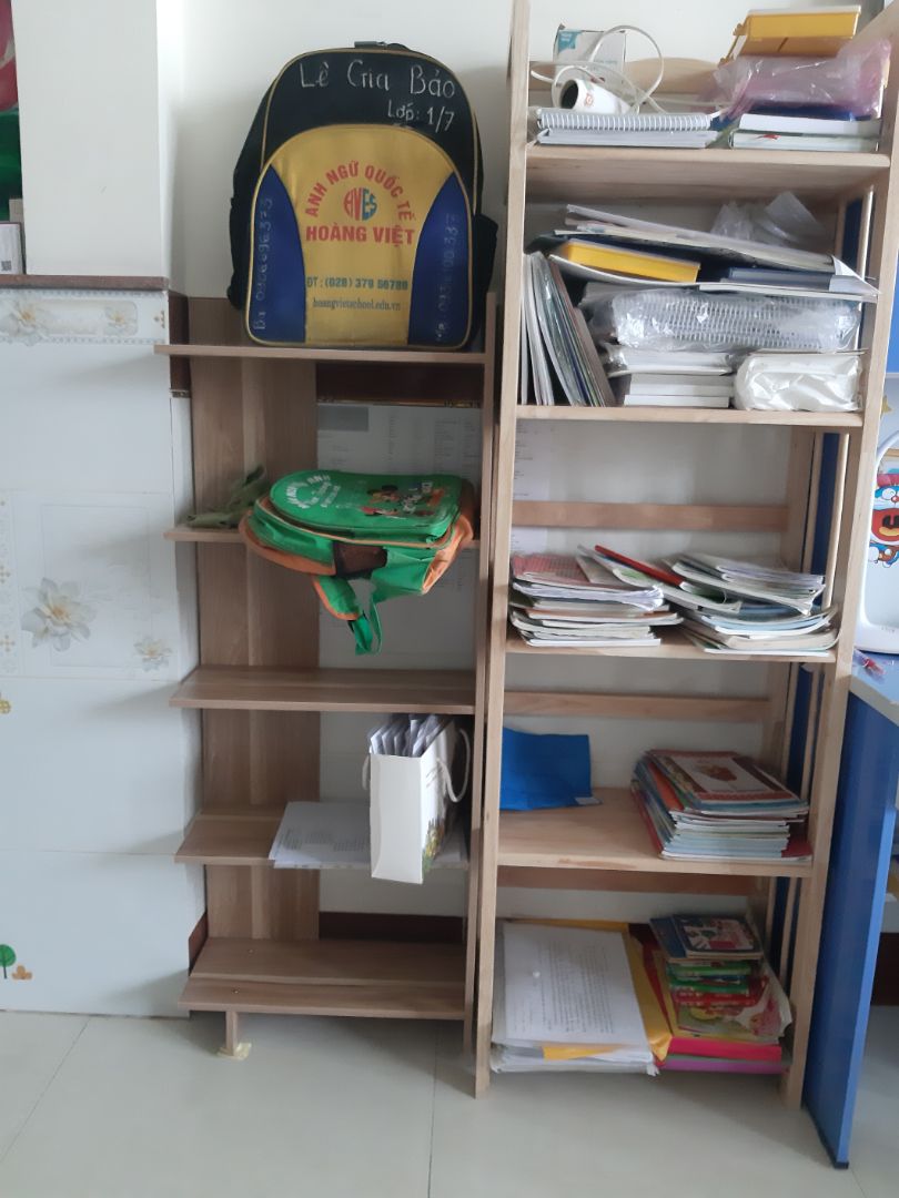 giao hàng nhanh. đặt tối hôm trước thì trưa hôm sau nhận đc.
lắp ok. xong thì bị nghiêng nên phải kê 1 bên mới cân.
cái kệ sách kế bên mình mua 500k.
cái này mình mua 144k, ship 50k.
cùng để cạnh để các bạn so sánh.
nếu sinh viên mua cái 144k là ok rồi giao hàng nhanh. đặt tối hôm trước thì trưa hôm sau nhận đc.
lắp ok. xong thì bị nghiêng nên phải kê 1 bên mới cân.
cái kệ sách kế bên mình mua 500k.
cái này mình mua 144k, ship 50k.
cùng để cạnh để các bạn so sánh.
nếu sinh viên mua cái 144k là ok rồi