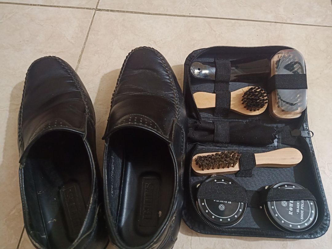 Shop giao đây đủ,đúng số lượng bộ dụng cụ đánh giày rất sin sò và tiện dụng.shhop giao hàng nhanh,tv nhiệt tình