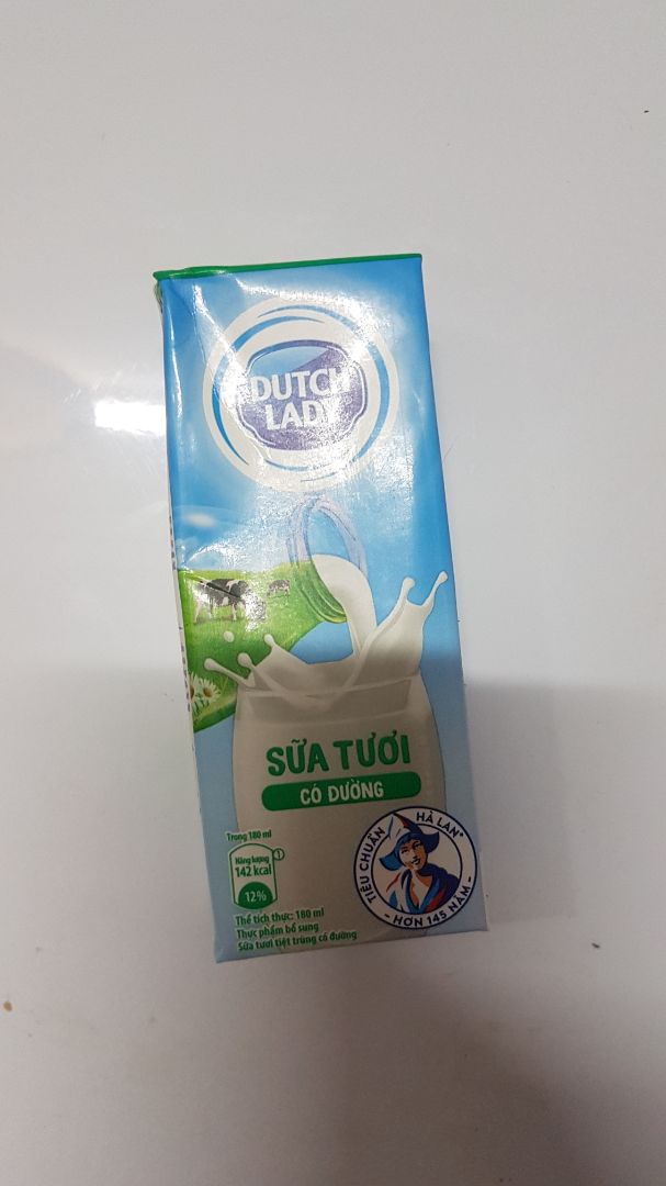 giao hàng đúng dự kiến, shipper làm mình cảm động quá, chỉ là phụ nữ mà công ty phân chỉ thùng sữa, thấy chỉ khệ nệ đáng yêu cực, mong công ty giao hàng đọc được nhận xét này sau xem xét phân công. Cảm ơn dịch vụ của Tiki, cảm ơn shop và mã giảm giá.