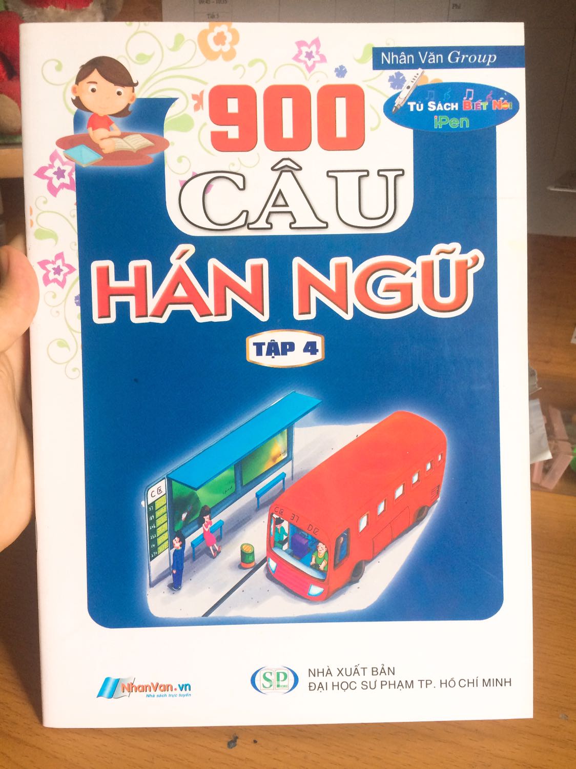 Sách đẹp, in màu bắt mắt, gây hứng thú đọc sách. Giá rẻ hơn thị trường bên ngoài