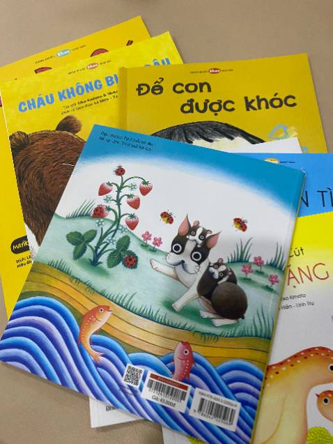 rất khuyên ba mẹ nên đọc dòng ehon này vì phù hợp với độ tuổi các con, ko nên ép đọc sách quá nhiều chữ con ko có khả năng sáng tạo