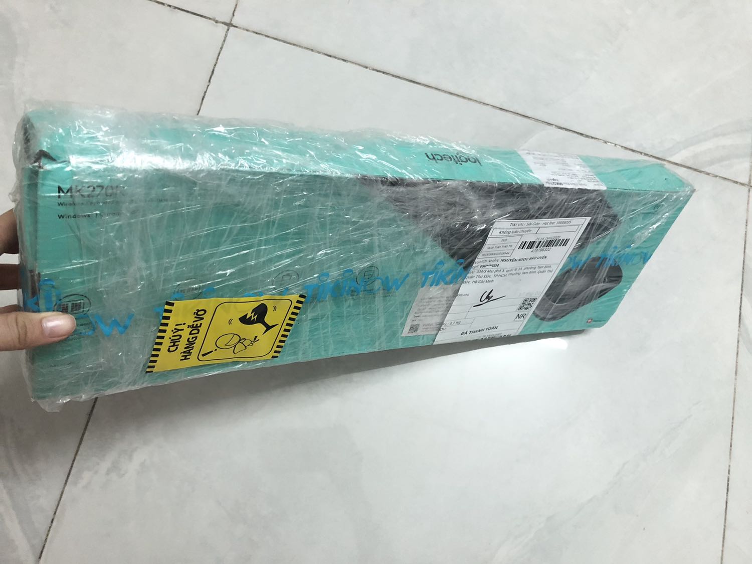 Mua hàng *** đóng gói kỹ bao nhiêu thì Tiki tệ bấy nhiêu. Không có chống sốc.