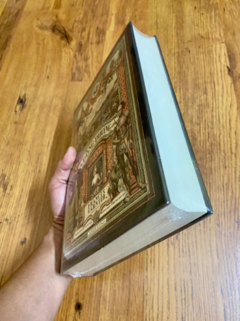 Đóng gói cẩn thận. Sách mới nguyên seal, ko cấn móp. Tks Tiki.