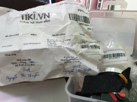 Hết dây rồi hay sao vậy shop? Chẳng lẻ khuyến mãi khách hàng mấy sợi dây thun?