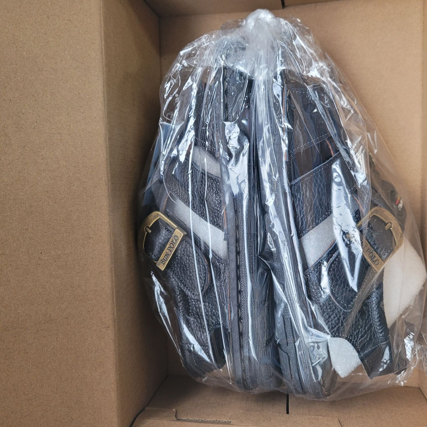 Shop tin cậy, da đẹp chắc đi rất êm. Chuẩn, sẽ ủng hộ tiếp 👍