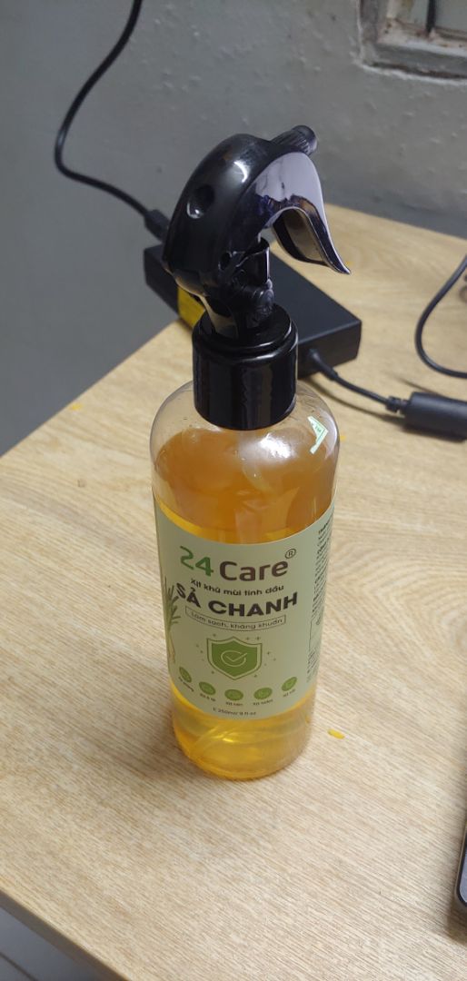 Ưu điểm:
- mùi sả chanh thơm mạnh, tự nhiên
- bao bì đẹp, chắc chắn
- vòi xịt chất lượng, xịn xò

Nhược điểm:
- hương thơm không giữ được lâu
- không đuổi được muỗi, mình ngồi xịt liên tục nhưng vẫn có muỗi bay quanh