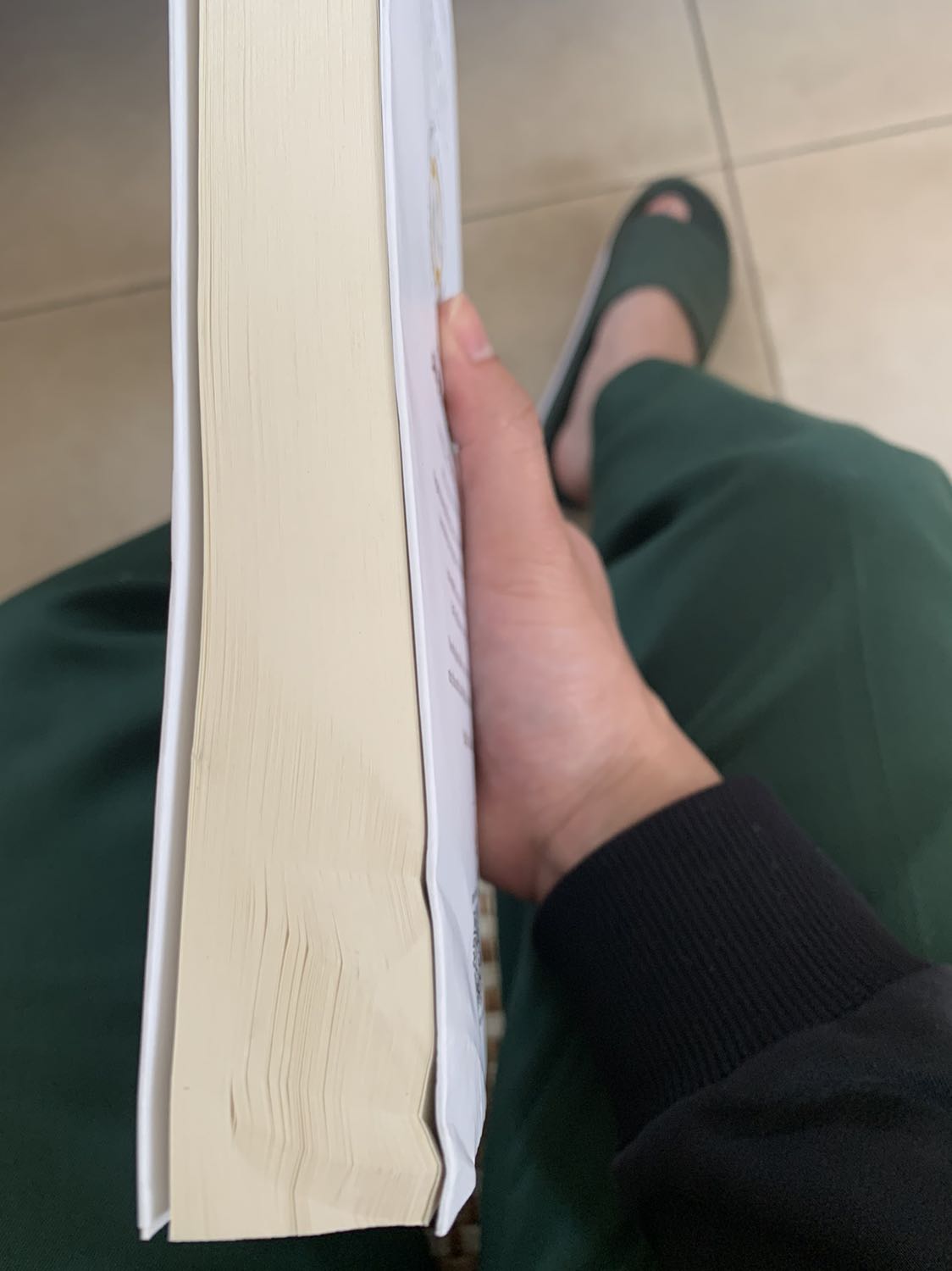 Đơn giao nhanh nhưng sách bị móp mấy góc. Mong Tiki lần tới để ý khâu bọc và giao hàng hơn