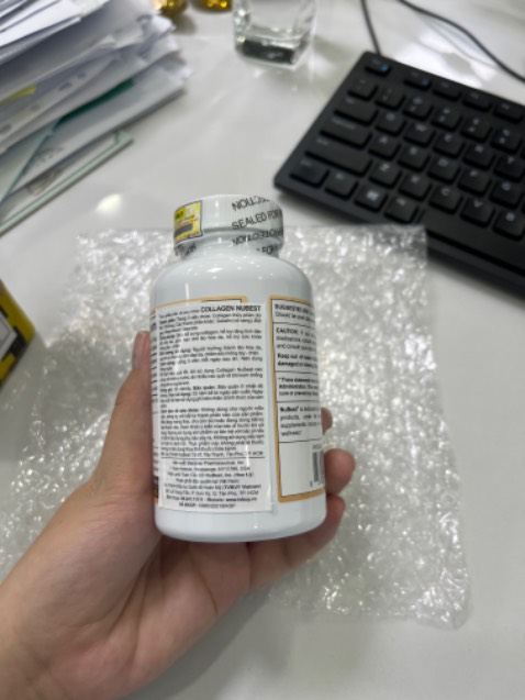 Collgen của hãng này tốt lắm nha mọi người, 3 chị em ở nhà đều đang duy trì uống vì thành phần thiên nhiên, uống collagen thì đến tuổi chị nào cũng nên uống vì chăm sóc lâu dài. uống trước khi sinh em bé lại càng tốt, chỉ cần biết chọn sản phẩm tốt uống đúng cách sẽ thấy là ko xấu như những gì ngta thường hay nói. sp ok