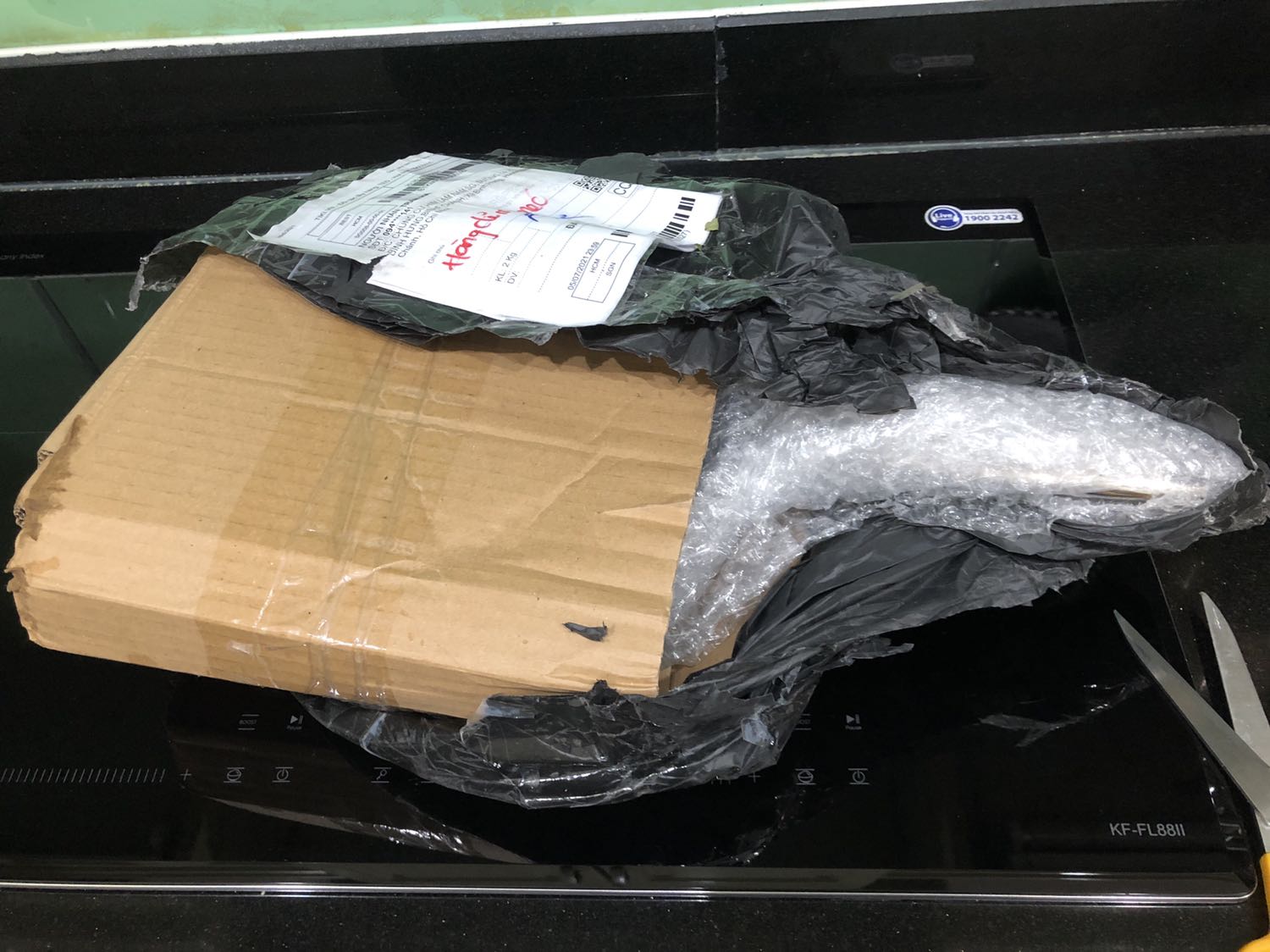 Sản phẩm là hàng khuyến mãi (có khắc chữ HANG KM ở đáy), không có vỏ hộp, đóng gói chỉ bọc mấy lớp nilon và bìa carton nên cảm giác quá hụt hẫng khi chọn mua ở tiki. Sp chưa sử dụng nên chưa có đánh giá về chất lượng.