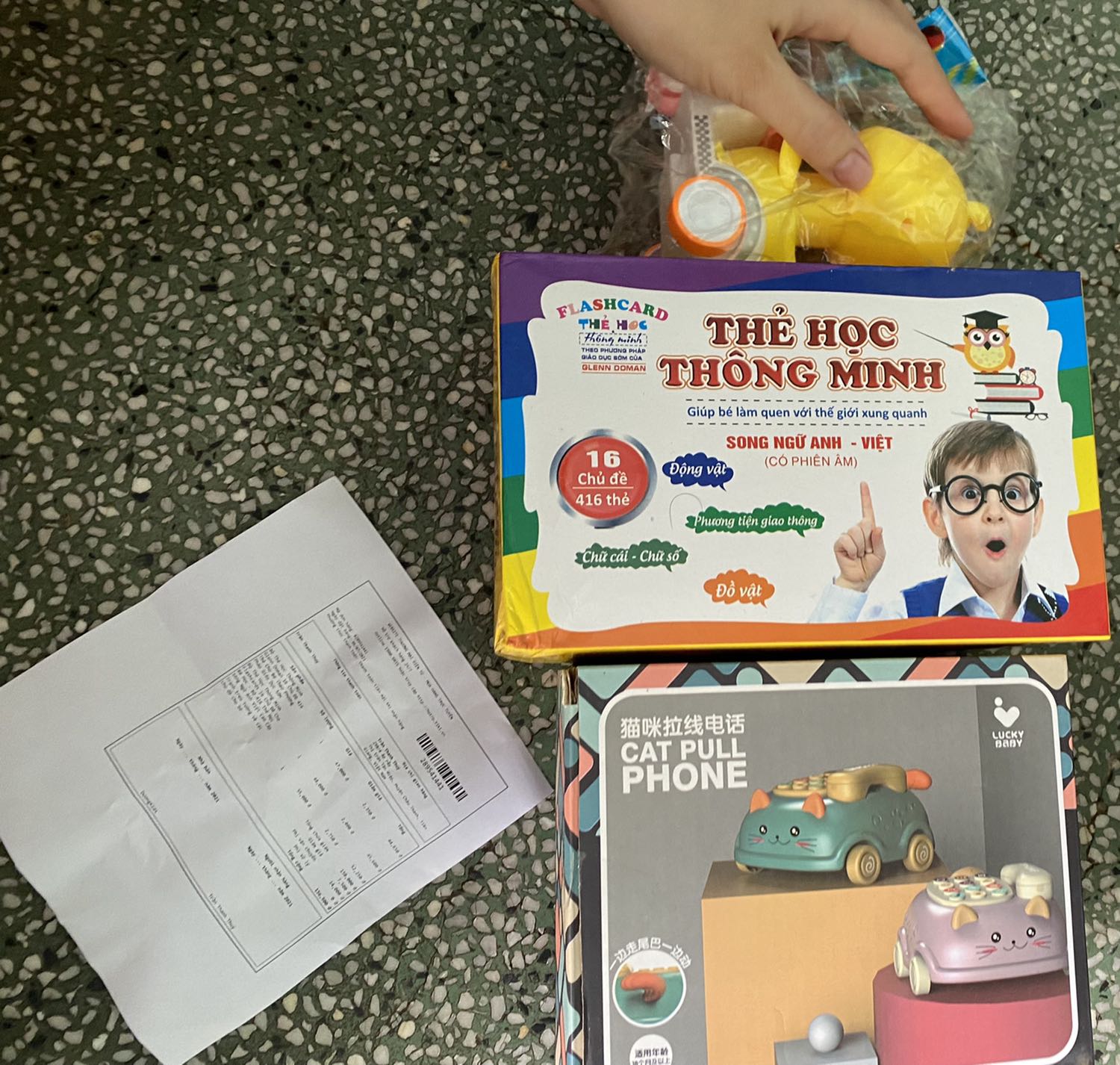 Shop gạt người giao hàng tầm bậy tầm bạ không đúng hàng đã mua