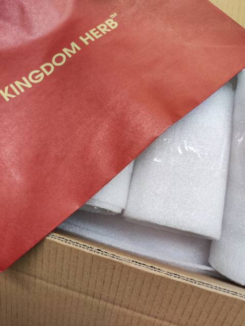 gói hàng siêu chắc chắn, từng loại một đều có chống sốc rất dày dặn.shop ship nguyên trong 1 cái thùng to lun làm mình tưởng đâu lộn đồ k á🥹 sản phẩm bên trong đầy đủ. hộp rất đẹp nhoaaaa 10 đỉm shop. Sản phẩm rất phù hợp làm quà tặng, tuyệt vời, bao bì đẹp, chât lượng sản phẩm bên trong