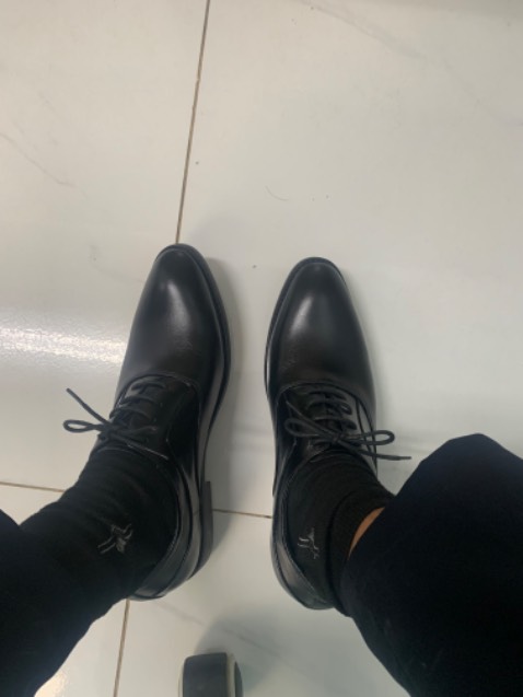 Dày form đẹp, em chân! Nên mua. Size giày chuẩn. Dày form đẹp, em chân! Nên mua. Size giày chuẩn.