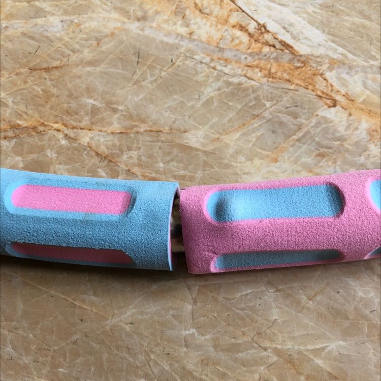 Giao hàng nhanh , đóng gói cận thận ! Hàng bên ngoài không được đẹp xuất sắc như hình ! Các miếng lót mút giữa các đầu nối không khít nhau , có chỗ hơi bị lệch và hở !  Mút lót có chỗ bị dơ ! 
Vòng thì chắc chắn ! Giao hàng nhanh , đóng gói cận thận ! Hàng bên ngoài không được đẹp xuất sắc như hình ! Các miếng lót mút giữa các đầu nối không khít nhau , có chỗ hơi bị lệch và hở !  Mút lót có chỗ bị dơ ! 
Vòng thì chắc chắn !