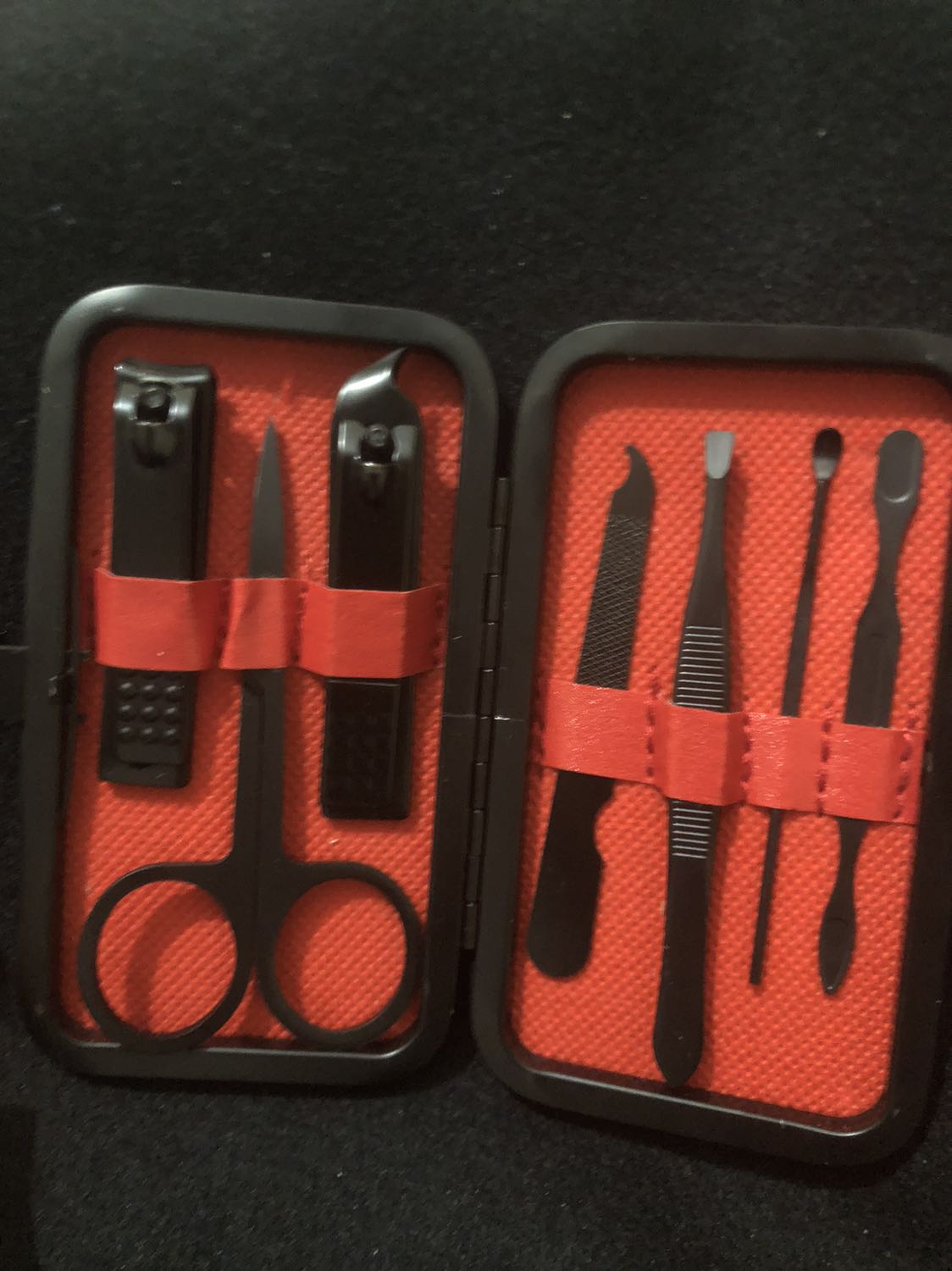 Bấm móng tay cùn, kéo cùn, nhíp chưa nhổ lông nên chưa biết, còn cái lấy ráy tai thì như những cái khác thôi