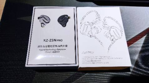 Chất âm sáng, balance hơn dòng ZST, phù hợp nhiều genres nhưng không hợp với RnB và nghe tập trung vào vocalist
Mình không padding, chắc cũng không sao Chất âm sáng, balance hơn dòng ZST, phù hợp nhiều genres nhưng không hợp với RnB và nghe tập trung vào vocalist
Mình không padding, chắc cũng không sao