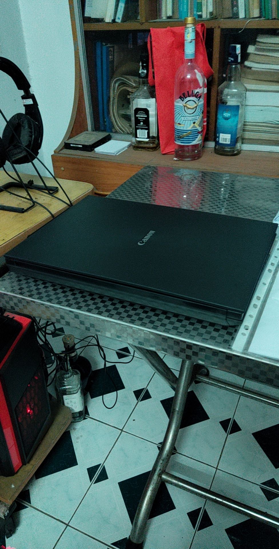 Tiki giao cực nhanh
Máy dễ xài, cài driver rồi cắm usb là scan đc
Chất lượng bản scan quá ổn trong tầm giá
Máy gọn nhẹ, phù hợp làm việc ở văn phòng và mang về nhà work from home chốn dich