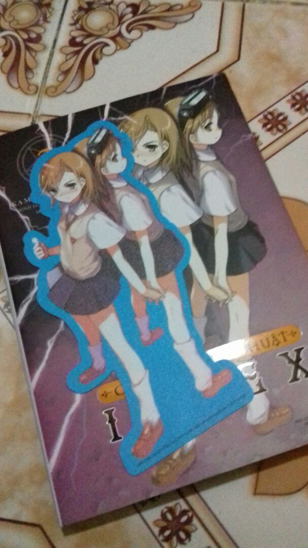 hi hi!! Hàng đến tay cầm mà muốn gớt nước mắt. chị mikoto và anh accelarator rất ngon ạ!! hmu hmu. sản phẩm giao đến không có gì hư hại dù sách có vài vết nhỏ nhưng không sao.