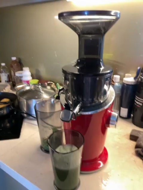 Máy đẹp, tháo lắp dễ dàng, chạy êm, đúng kiểu hàng nhập khẩu. Nhưng công xuất hơi nhỏ.