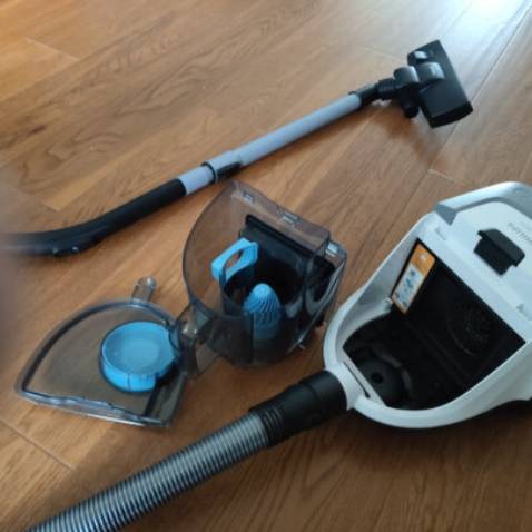 Mình nghiên cứu trên nhiều trang mua sắm, nhưng yên tâm nhất vẫn là tiki mới được hàng chính  hãng, nhận hàng chuẩn, shop có phiếu bảo hành liên hệ,