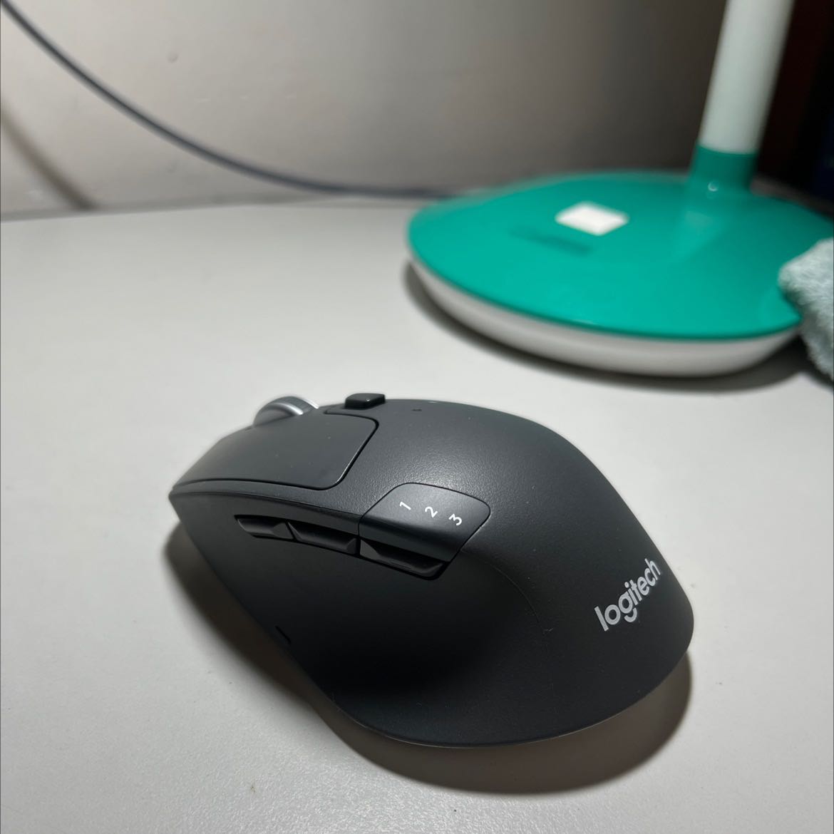 Rất tốt, kiểu dáng đẹp, chỉ tiếc k có silent touch nên bấm chuột hơi ồn, 9/10