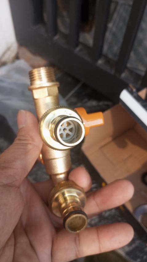 Vòi nước tăng áp 2 đầu ra rất ok 
Chất liệu hợp kim chắc chắn 
Hàng rất đẹp 
Bắt vào ống rất ok 
Đáng tiền 
Shop tư vấn nhiệt tình 
Thanks shop