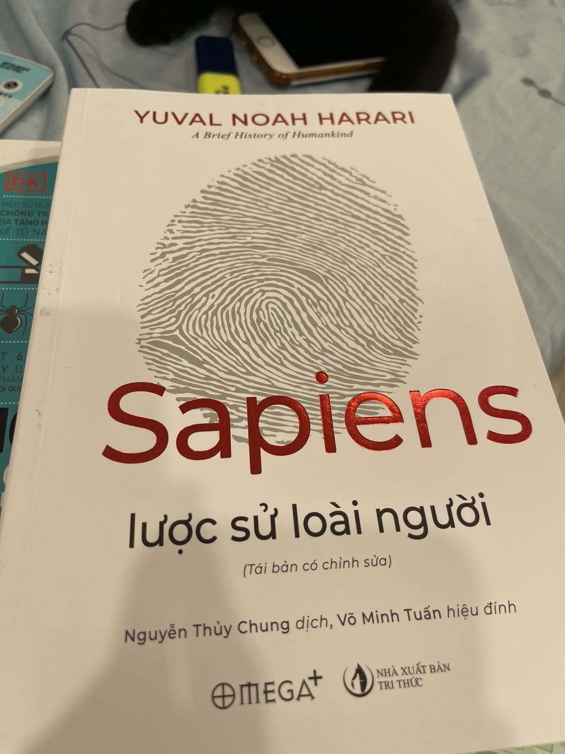 chất lượng ok, chỉ có 1 vấn đề duy nhất là bạn giao hàng đầu tiên. Bạn sau đó giao lại thì rất thân thiện. Cám ơn CSKH của tiki đã hỗ trợ!
Cuốn sách này là must read để hiểu được nguồn gốc con người và vì sao có thế giới hiện tại.