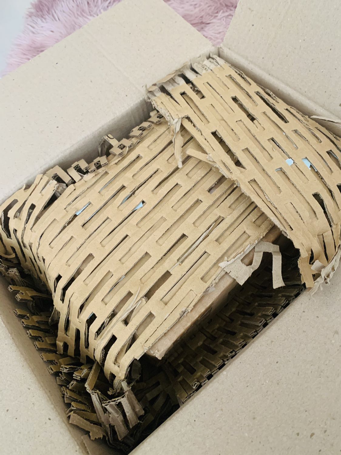 Cực kì hài lòng về cách gói hàng rất cẩn thận, sp rất đẹp đúng vs hình ảnh. Tks shop và tiki nhiều nha!!!!