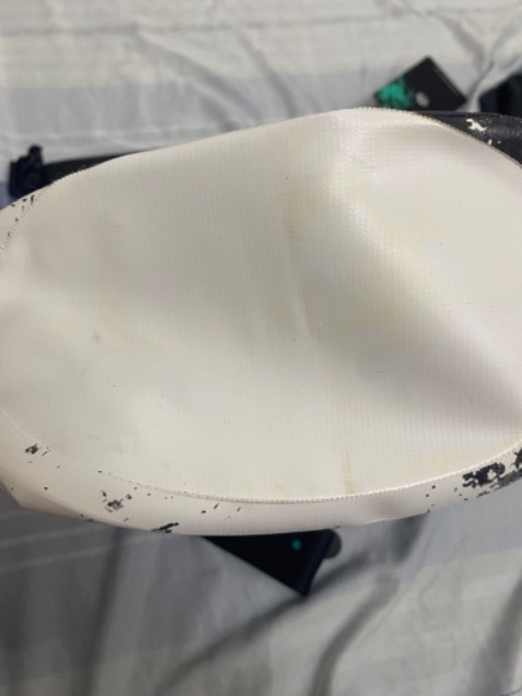 Mình từng mua 1 túi trước đây, rất xinh. 
Nay mua lại thì túi bị ố vàng